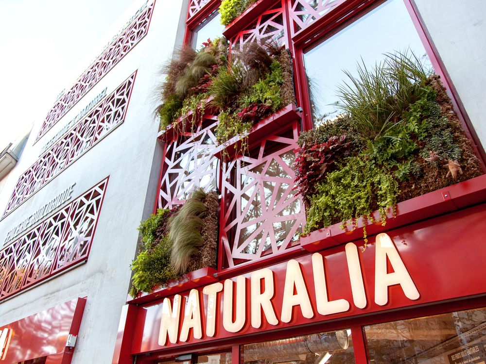 Naturalia (bio)